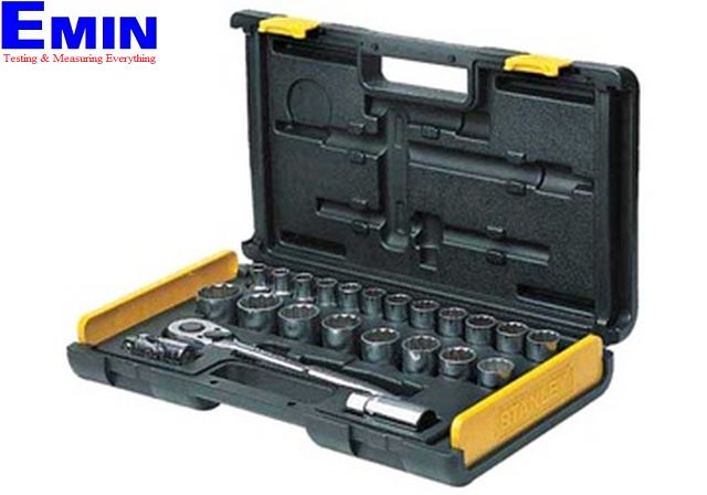 Socket wrench set with sockets and ratchet accessories