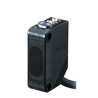 OMRON E3Z-D62 Compact Photoelectric Sensor (1000 mm, NPN, cable 5 m)