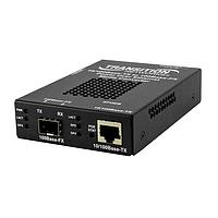 Lantronix SPOEB1040-105-JP Media Converters 10/100BASE-TX PoE to OPEN SFP SLOT with -JP Pwr Supply