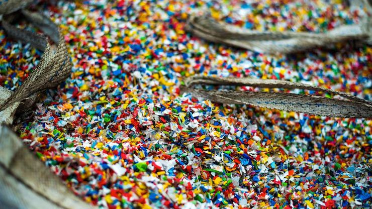 Incompletely dispersed masterbatch pellets