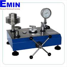 Hydraulic measurement and calibration equipment used for checking instrument accuracy