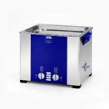 Laboratory ultrasonic cleaner used in a controlled cleaning process