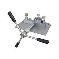 Sika P1400.G Hydraulic table-top test pump (0~1400 bar; Spindle pump; Solid)